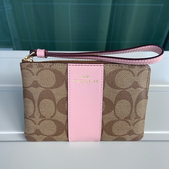 Corner Zip Wristlet in signature canvas - Picture 6 of 9